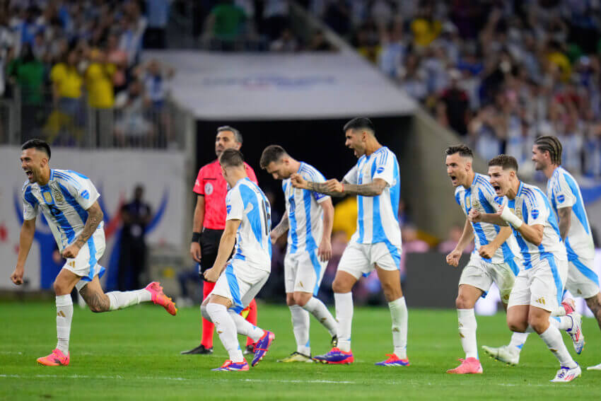 Jogadores Argentinos comemoram na Copa América 2024